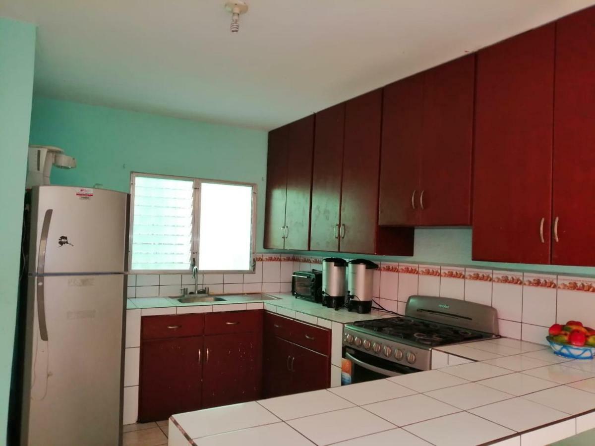 Green Monkey Hostel Flores Bagian luar foto